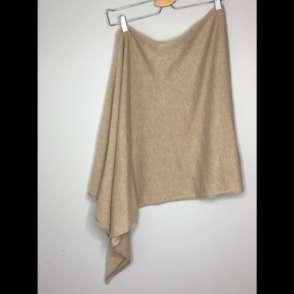 Versatile wool blend Poncho/Top - Picture 2 of 3